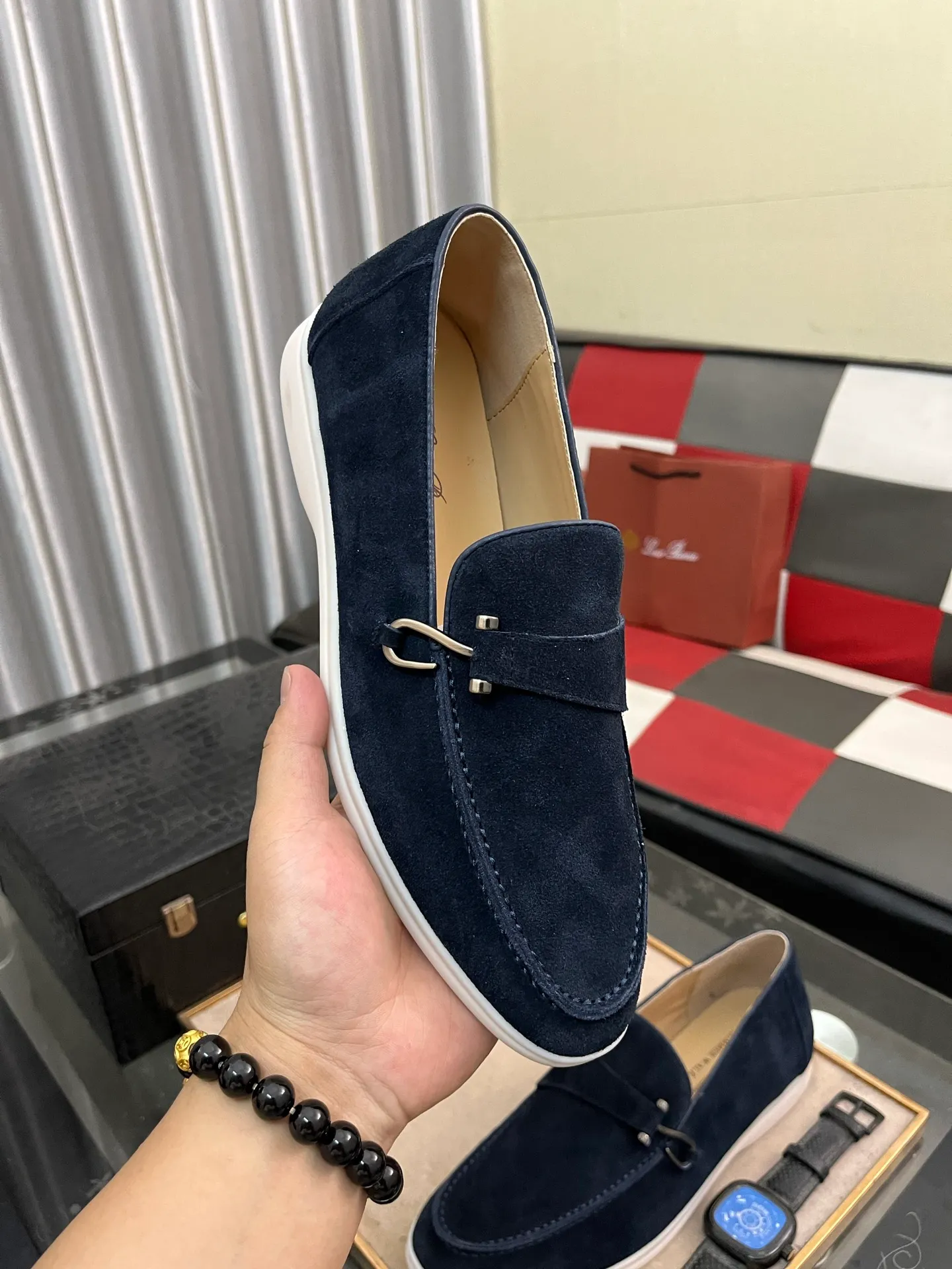 Men's Men's Shoes💰420⌚️⌚️【Loro Piana】LP couple's casual sneakers. Simple and fashionable, the upper is made of cow suede and leather. Sheepskin feet. Custom rubber sole. Size: Female 35-42 (35, 41, 42, 43 customized are non-refundable) Male 38-46 (45, 46 customized)